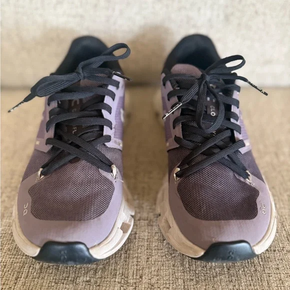 On Running Cloudflyer 4 in Purple and Cream - Picture 2 of 8